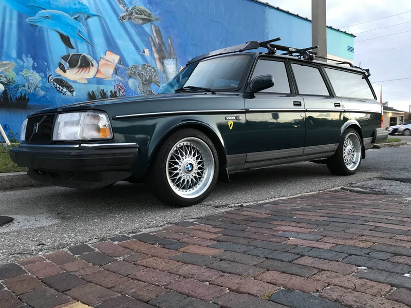 Illustration for article titled At $7,500, Could This Last-Year 1993 Volvo 245 Classic Make a Lasting Impression?